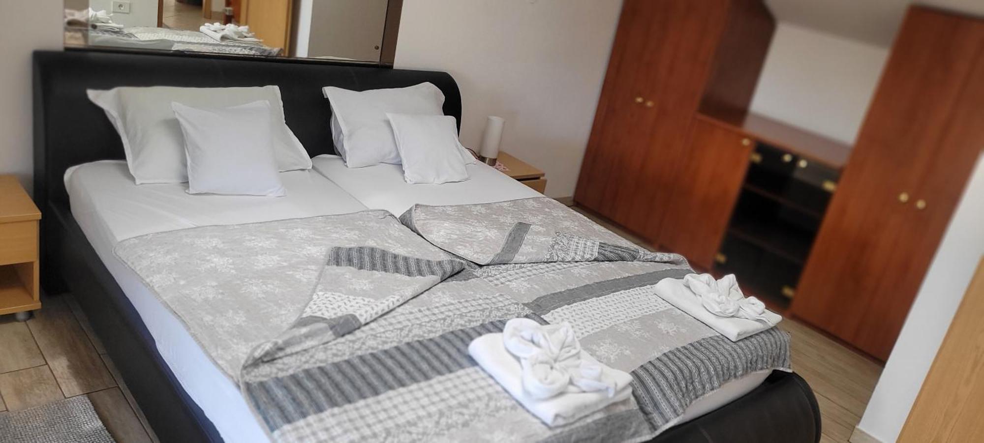 Apartmaji Soncek إيزولا المظهر الخارجي الصورة